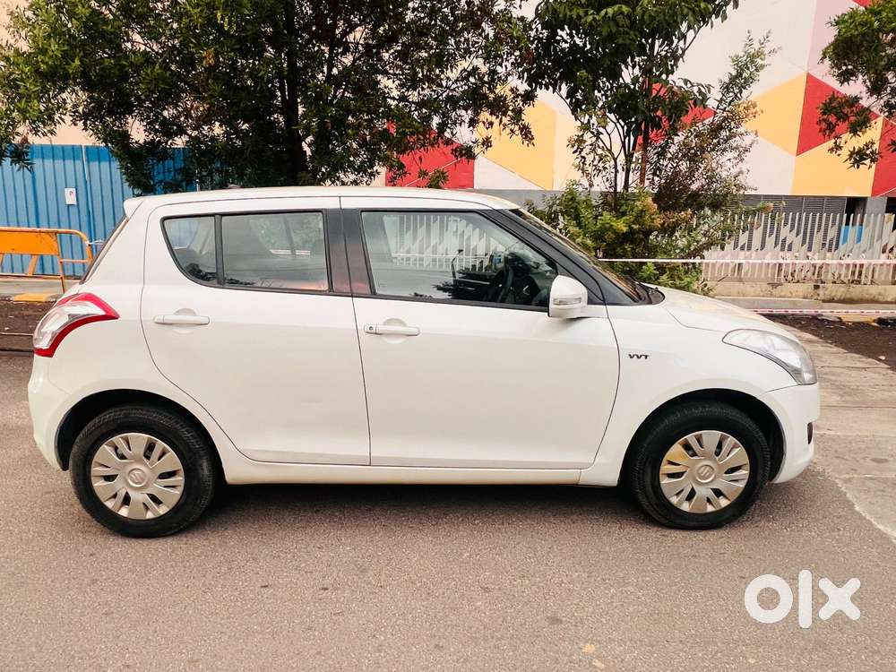 Maruti Suzuki Swift Vxi 1.2 Abs Bs-iv, 2013, Petrol