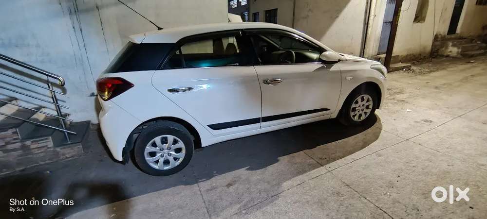 Hyundai I20 2016 Petrol Well Maintained Family Used.