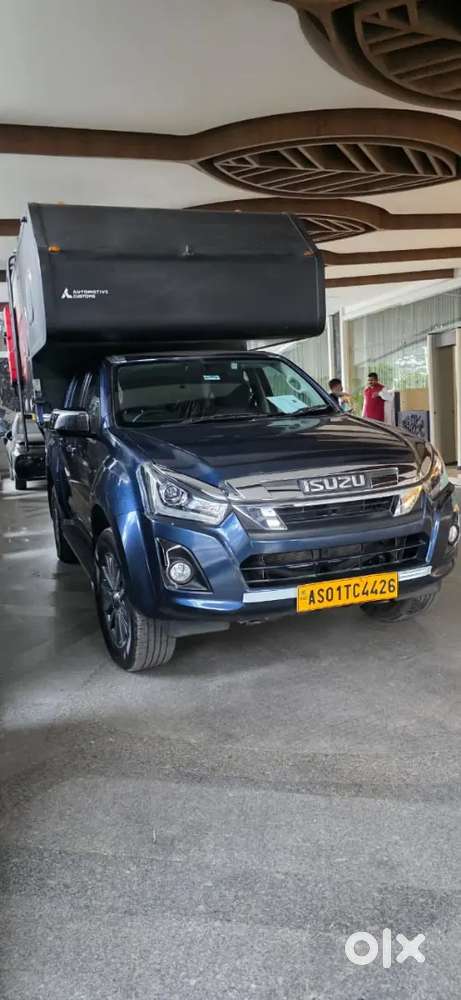 Isuzu V-cross 2025 Diesel 9707 Km Driven