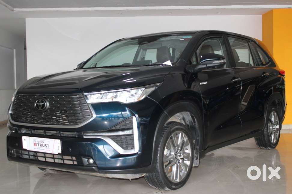 Toyota Innova Hycross 2.0 Zx Hybrid 7 Str, 2023, Petrol