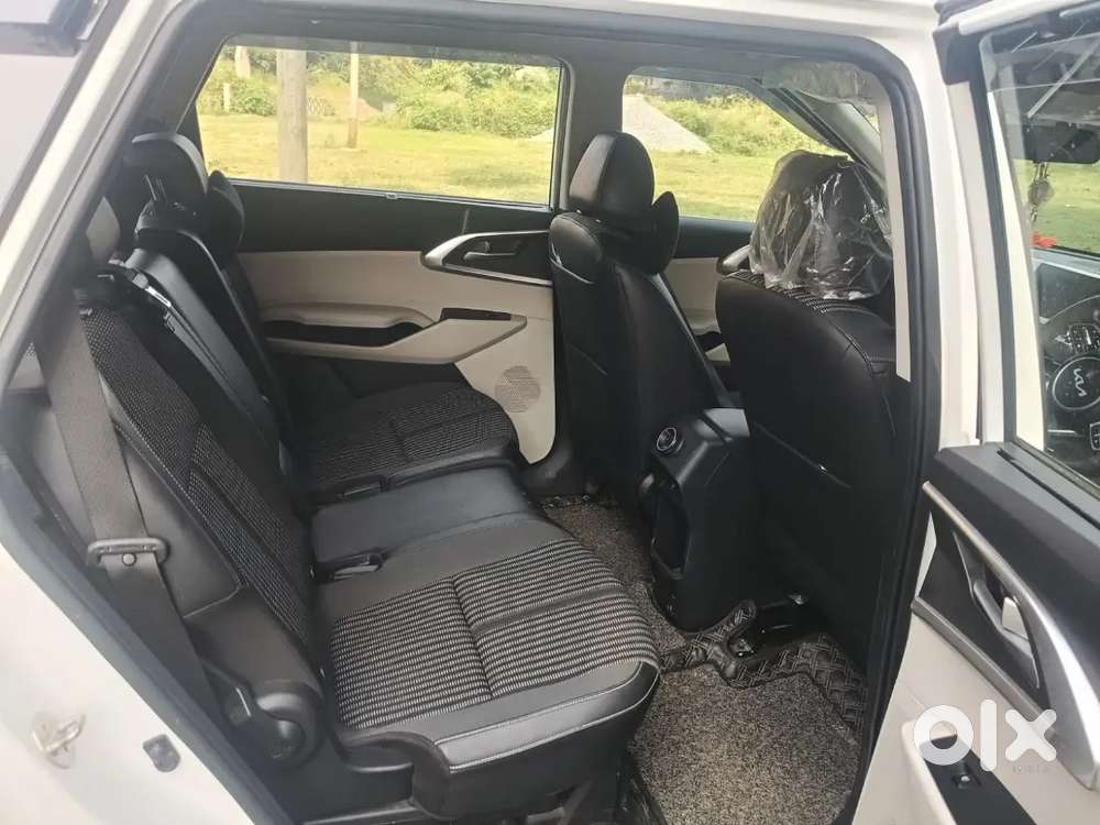 Kia Carens Luxury 2024
