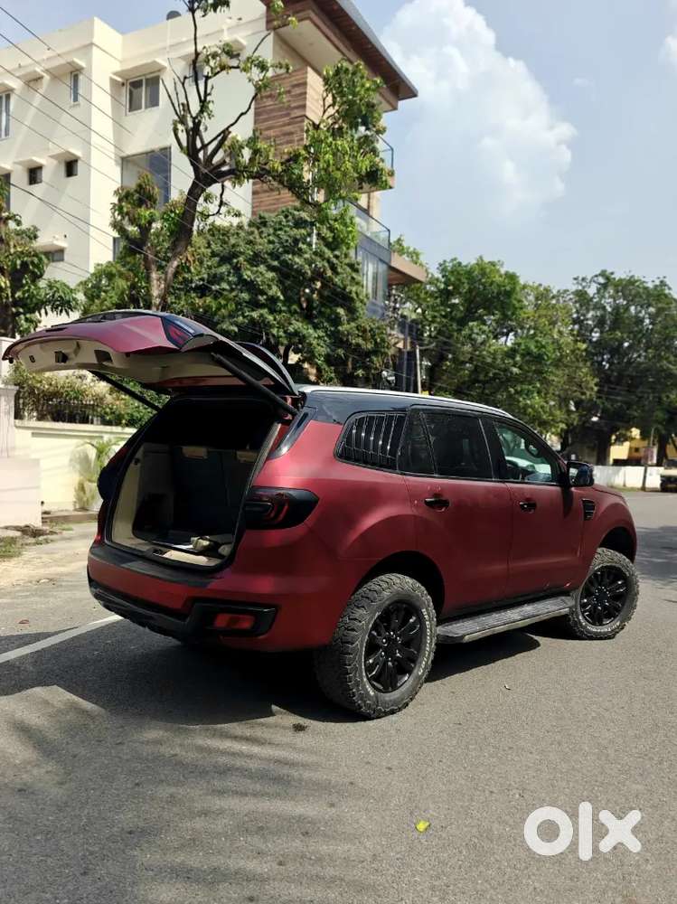 Ford Endeavour 3.2titanium+ At Matte Red Modified Beast New Condition