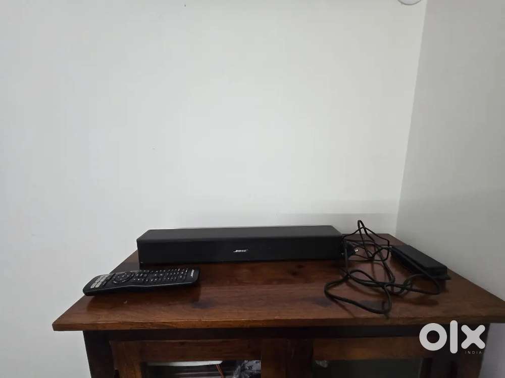 Bose Solo 5 TV Soundbar Sound system with Universal Remote Control