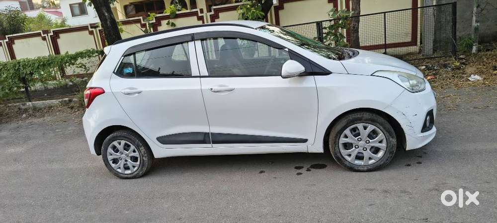 Hyundai I10 Sportz, 2016, Petrol