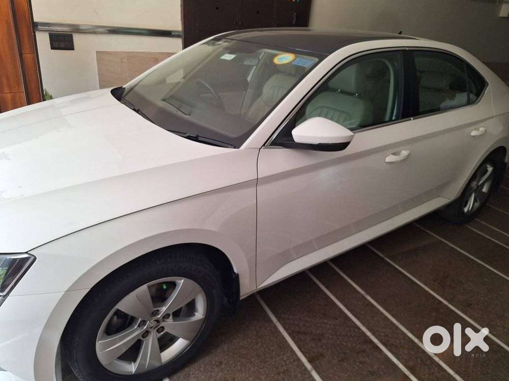 Skoda Superb Style 1.8 Tsi At, 2018, Petrol