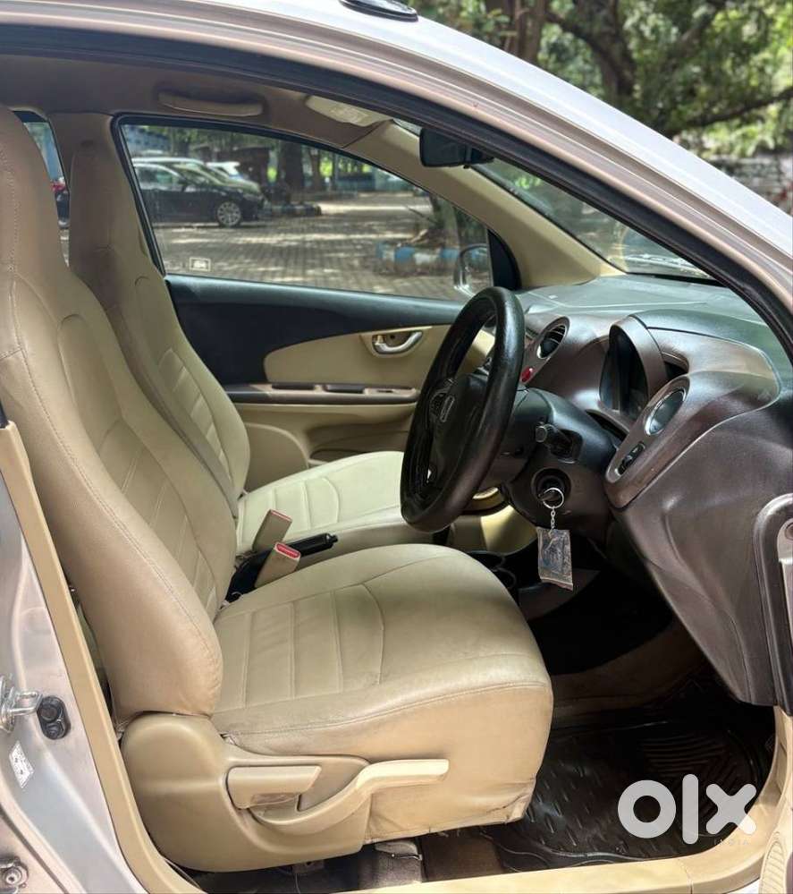 Honda Brio V Automatic, 2013, Petrol
