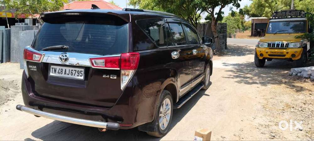 Innova Crysta 2.4 V Model