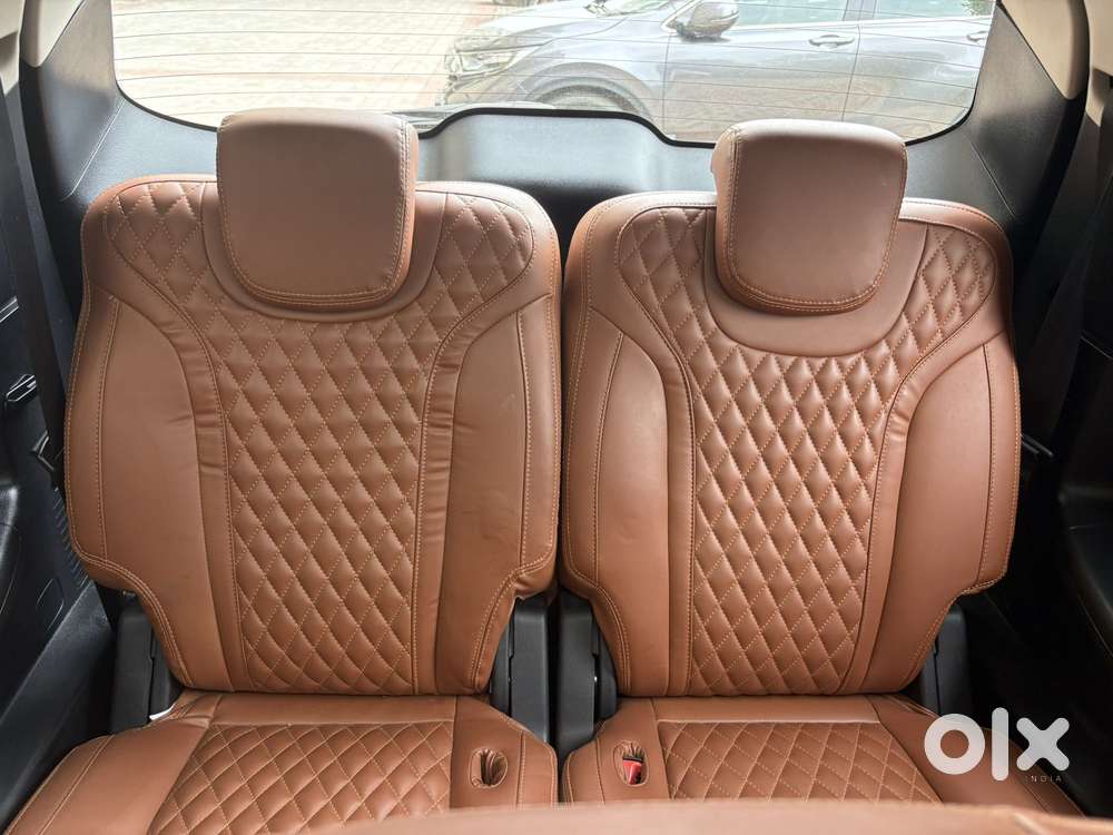 Mahindra Xuv700 2.0 Ax 5 Petrol Mt 7 Str, 2022, Petrol