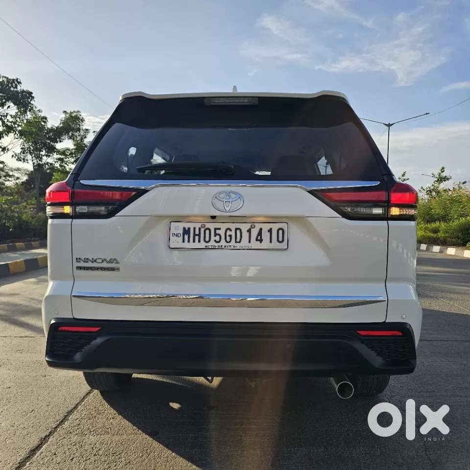 Toyota Innova Hycross, 2025, Petrol