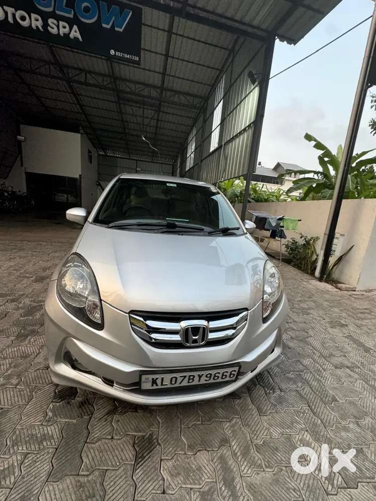Well Maintained Honda Amaze With Loading