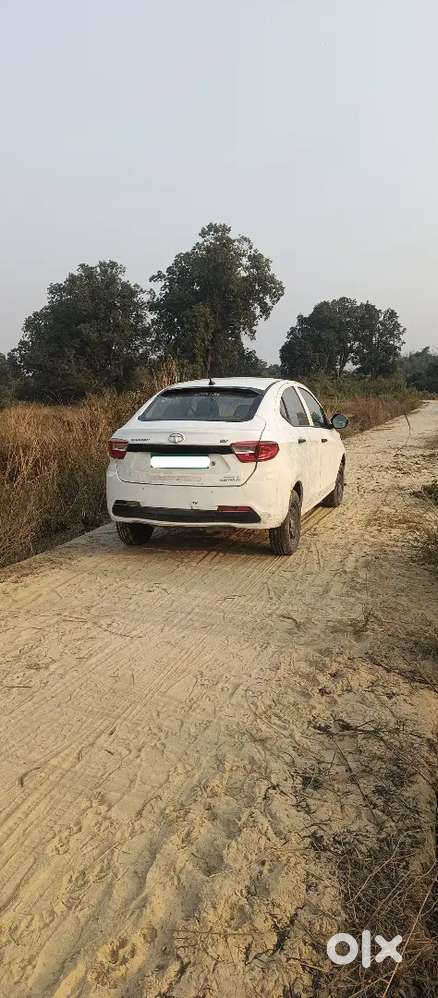 Urgent Salee Tata Tigor Ev 2022 With Free Charger.