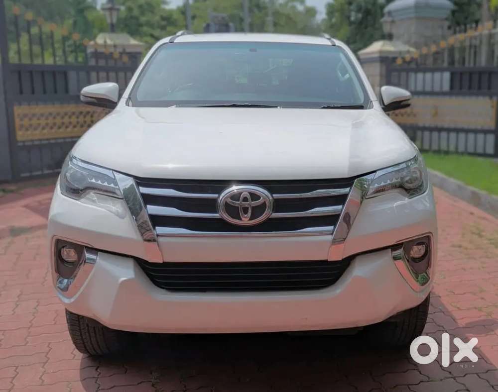 Immaculate Condition Fortuner, Company Service Brand New  Tyres