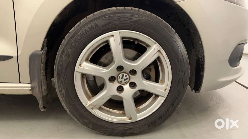 Volkswagen Vento Petrol Highline, 2014, Petrol