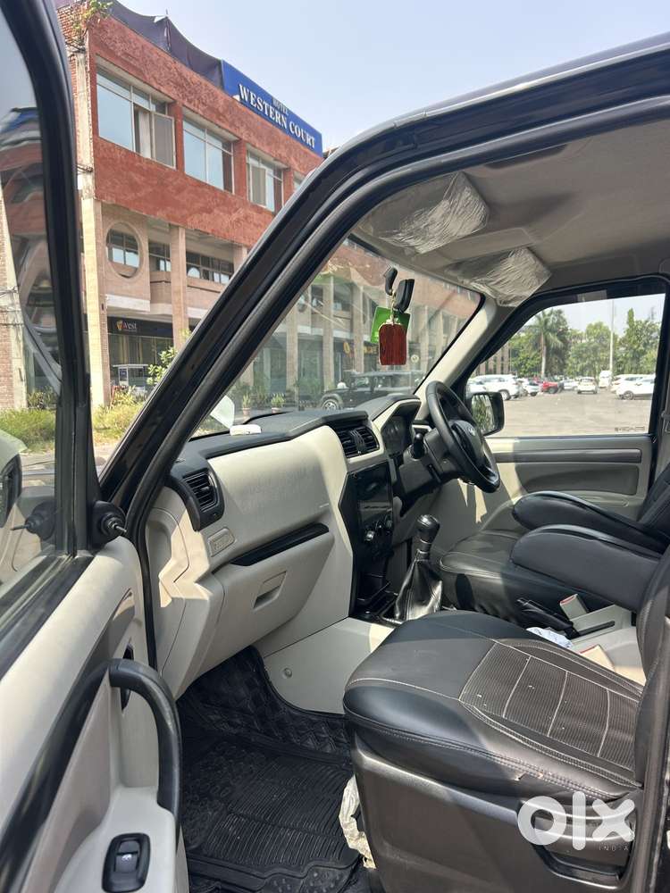 Mahindra Scorpio Classic 2.2 S 11 Mt 7 Str, 2022, Diesel