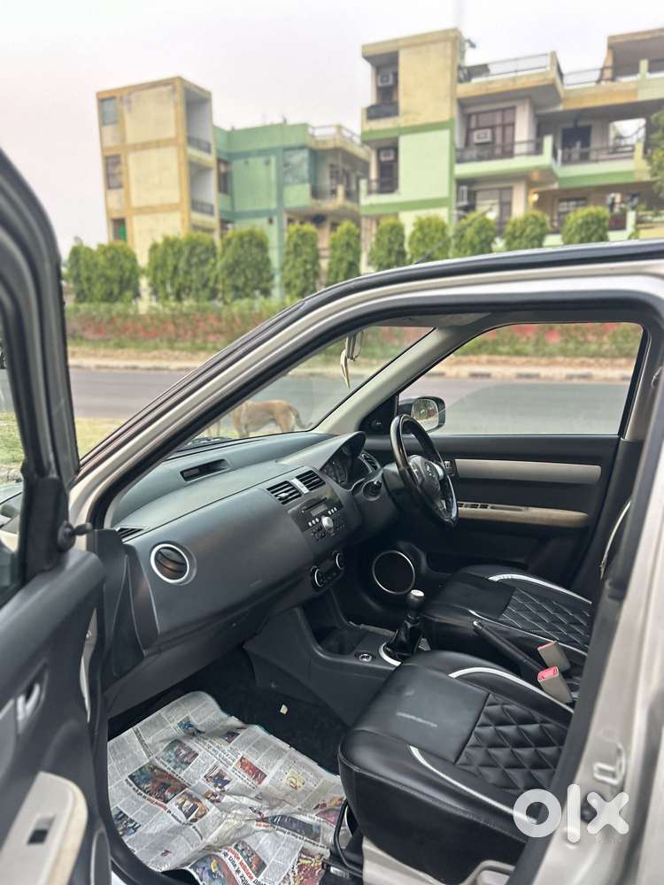 Maruti Suzuki Swift Dzire Zxi, 2011, Petrol
