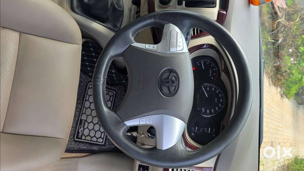 2013 Toyota Innova 2.5 Gx (v-variant Upgrades)  Very Low Kilometer