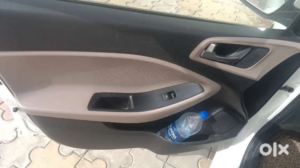 Good Condition Non Accident Gadi Music Systm