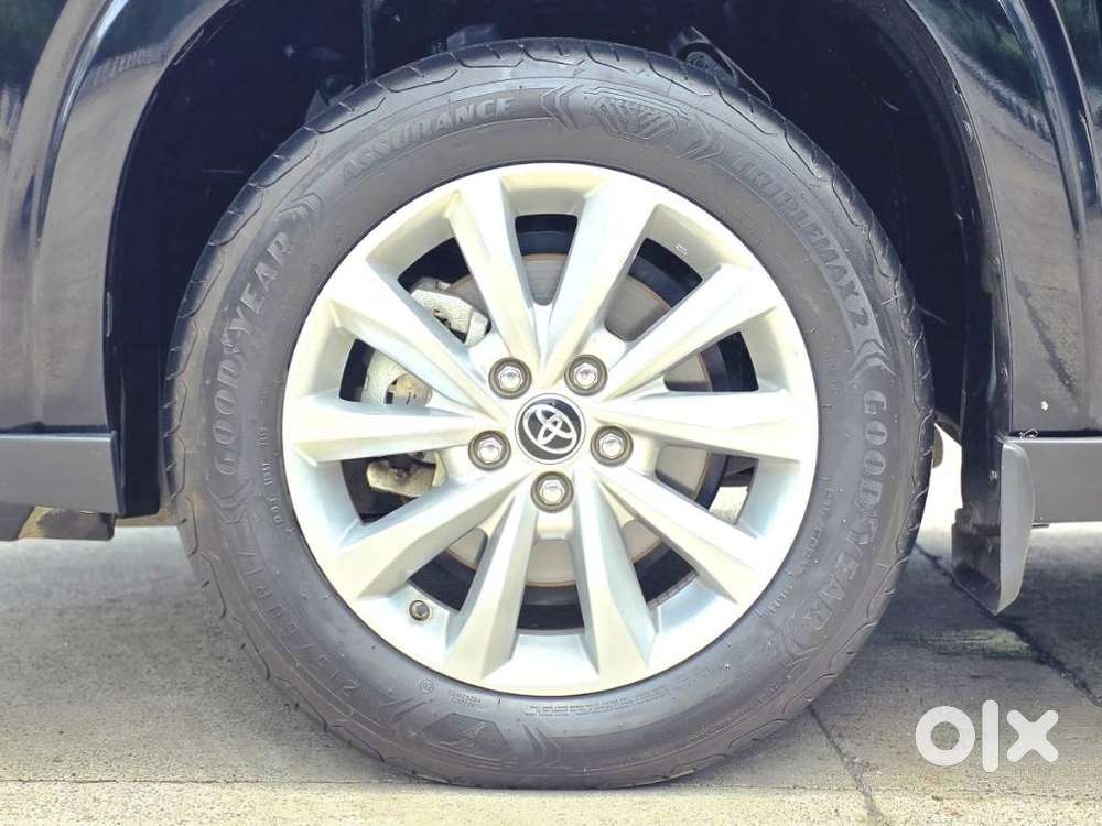 Toyota Innova Hycross 2.0 Vx Hybrid 8 Str, 2025, Petrol