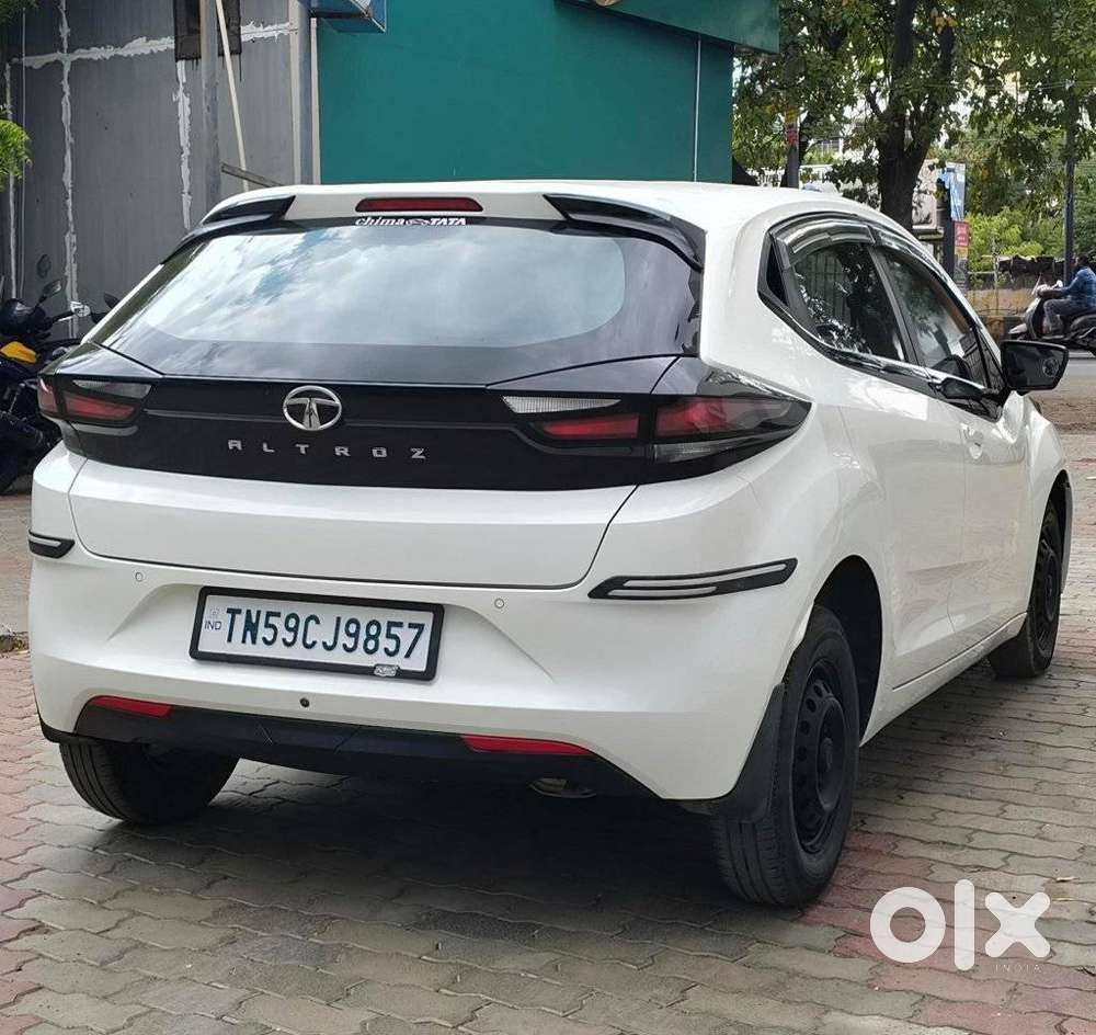 Tata Altroz 1.2 Xe, 2021, Petrol