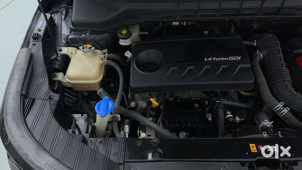 Kia Carens 1.4 Luxury Plus Dct 7 Str, 2022, Petrol