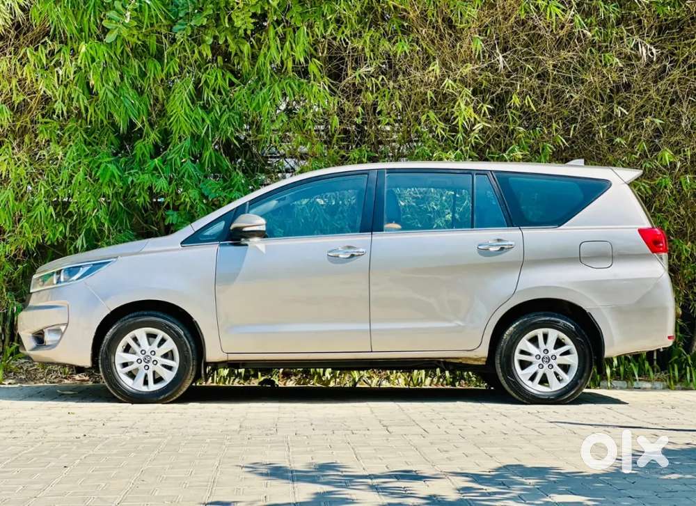 Toyota Innova Crysta 2.4 V 7 Str, 2016, Diesel