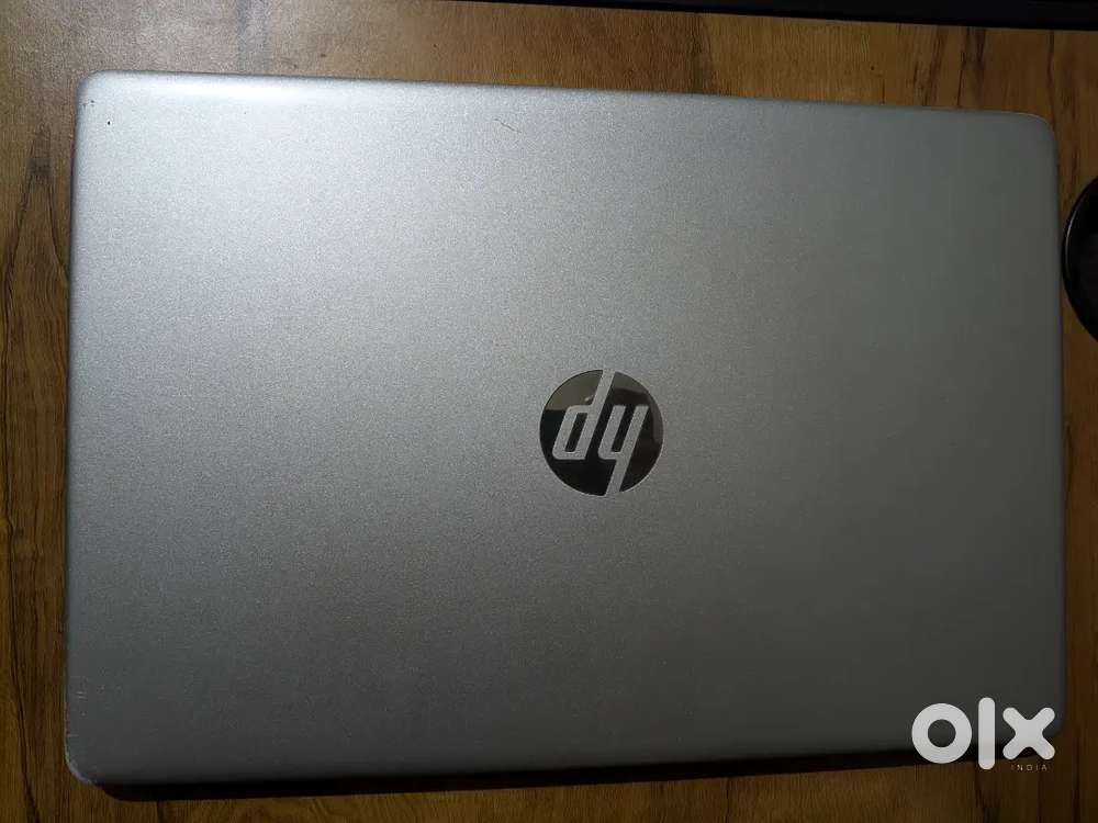 Hp laptop ryzen 8gb ram 512 ssd with AMD radeon vega graphics