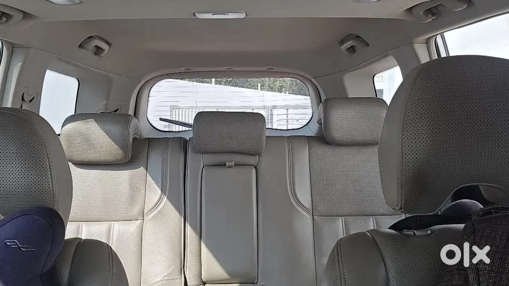 Mahindra Xuv500 W10 With Sunroof
