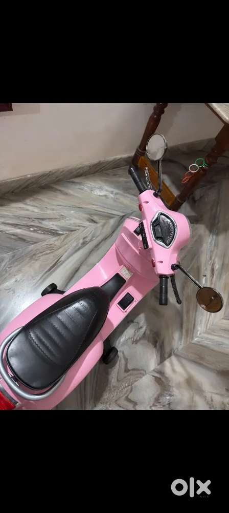 Toy scooter