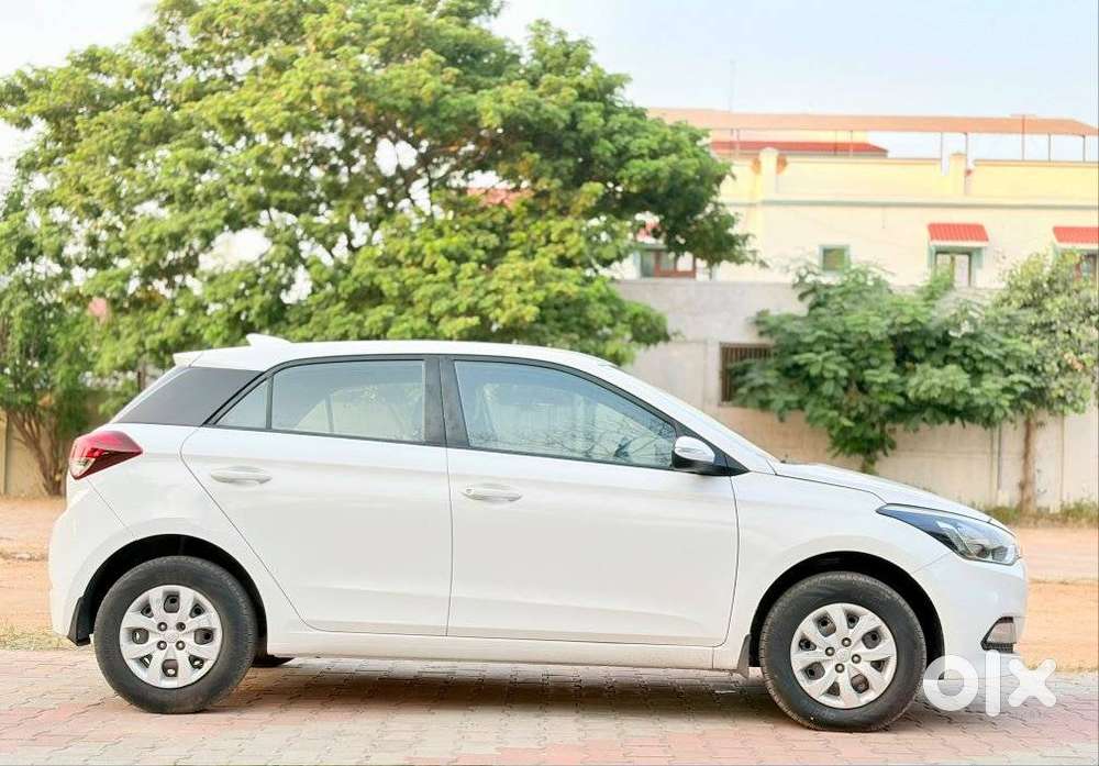 Hyundai I20 Petrol Spotz, 2017, Petrol