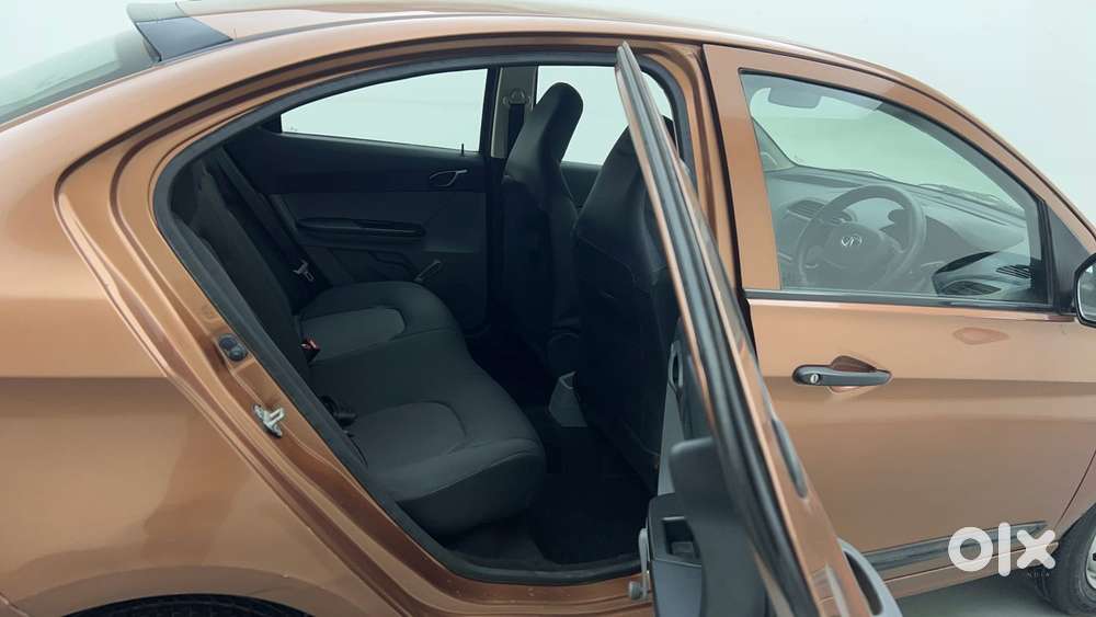 Tata Tigor Xe, 2017, Petrol