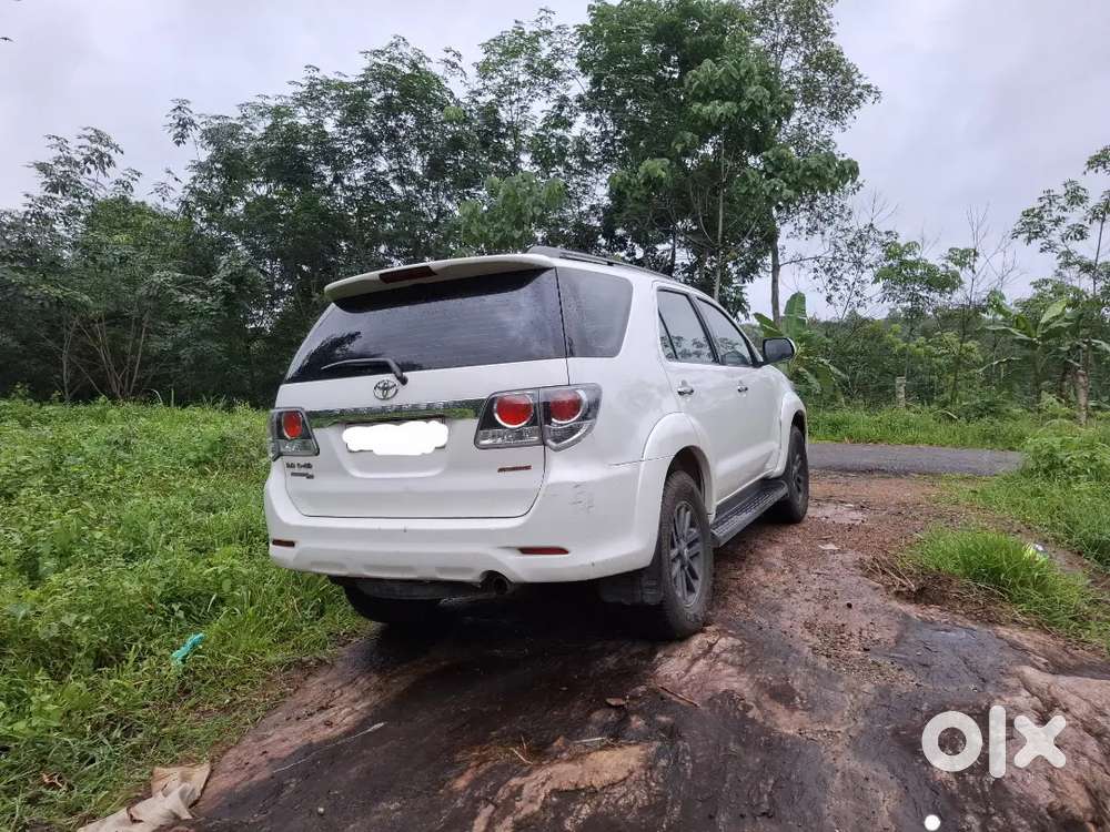 Toyota Fortuner 2016 4 × 4 .3l Automatic