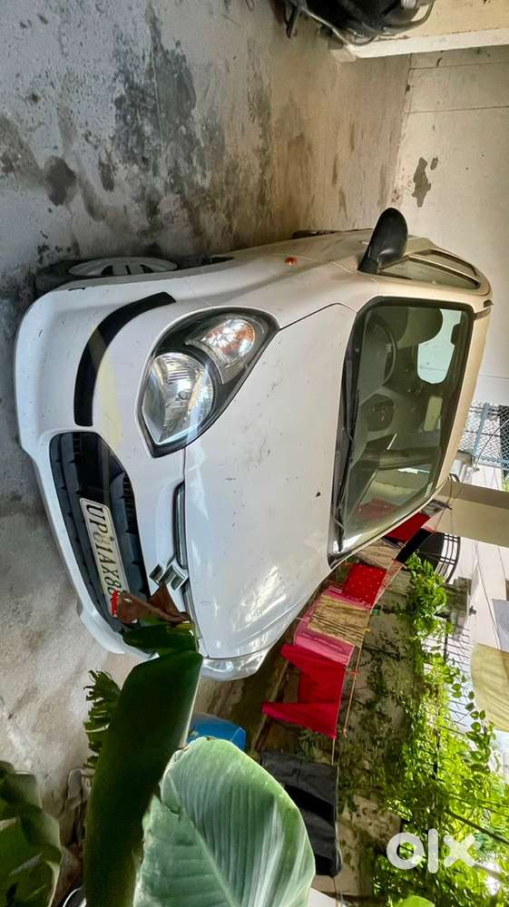 Pearl White Maruti Suzuki Alto Petrol 2014
