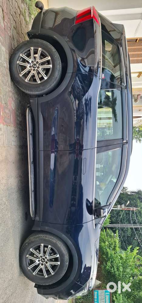 Mahindra Xuv700 2.2 Ax 7 Diesel At Str, 2025, Diesel