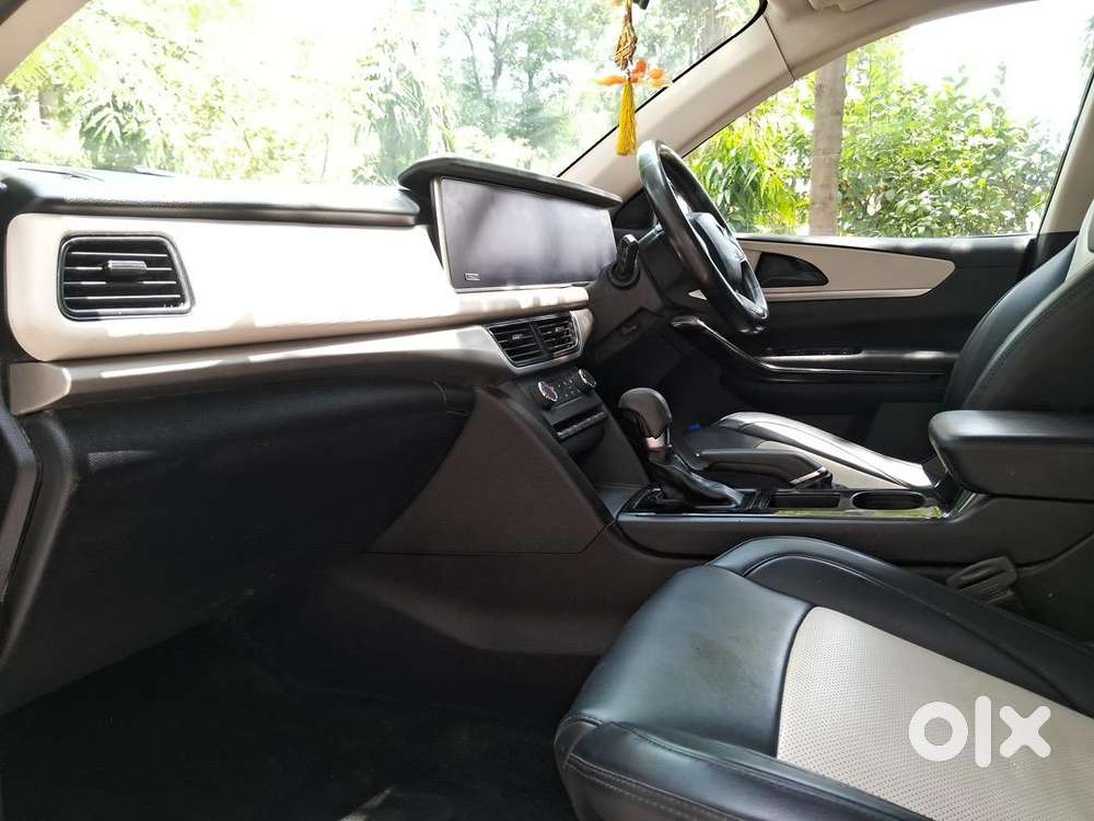 Mahindra Xuv700 2023 Diesel Well Maintained