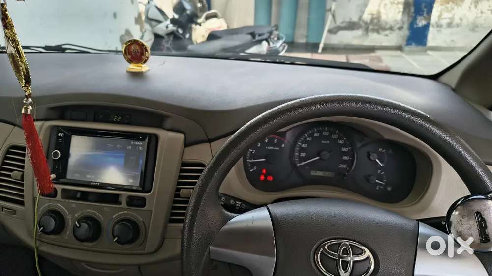 Toyota Innova 2014 Diesel Well Maintained