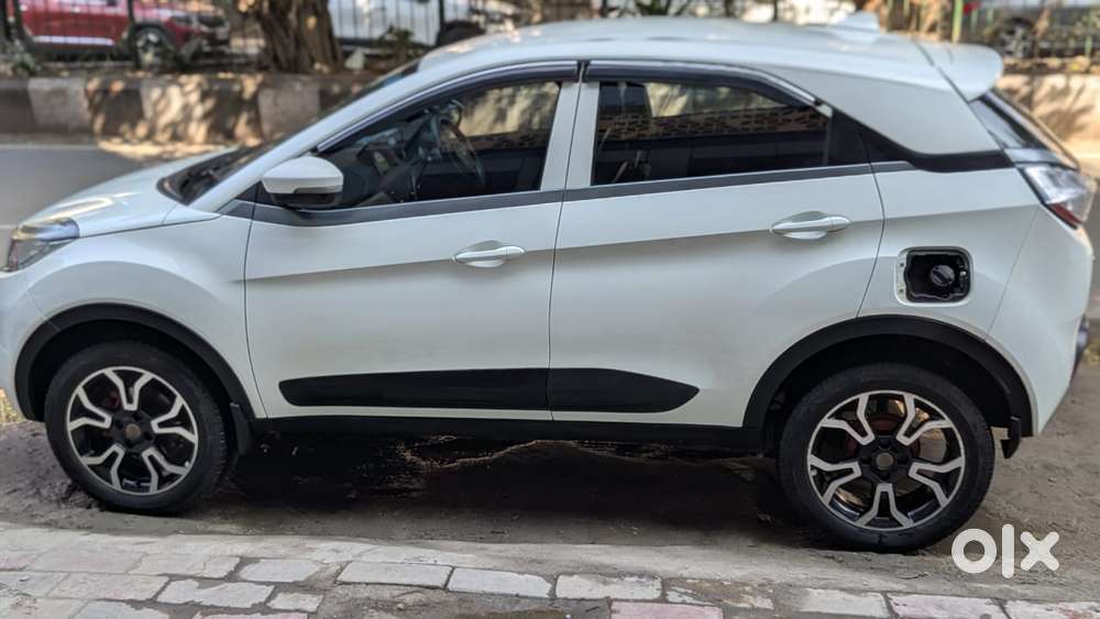Tata Nexon 1.2 Revotron Xma Amt (s), 2019, Petrol