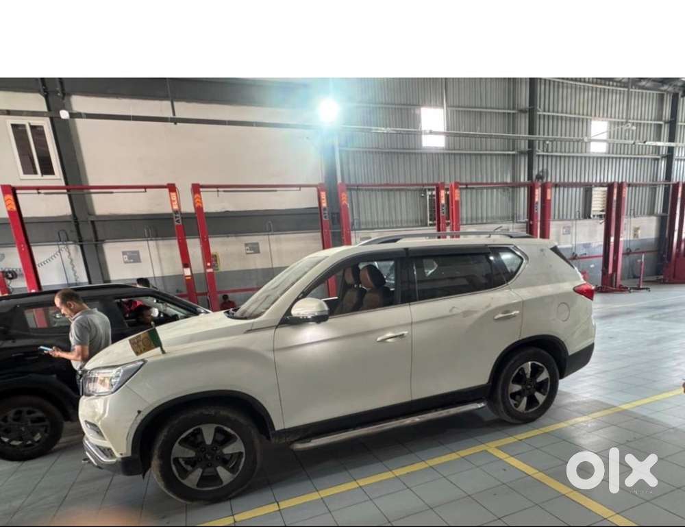 Mahindra Alturas G4 4x4 2019