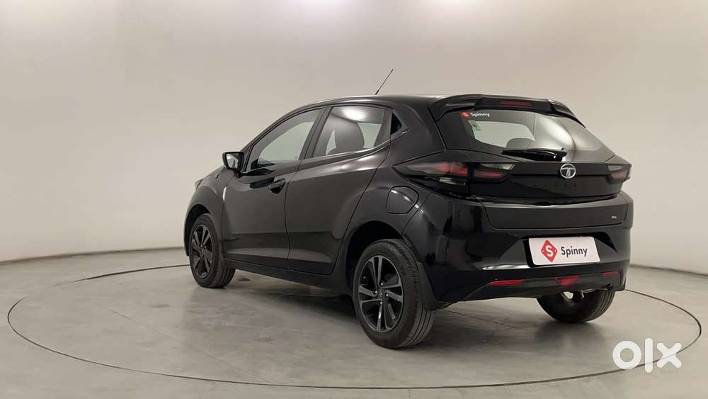 Tata Altroz 1.2 Xza Plus Dark Edition Dct, 2022, Petrol
