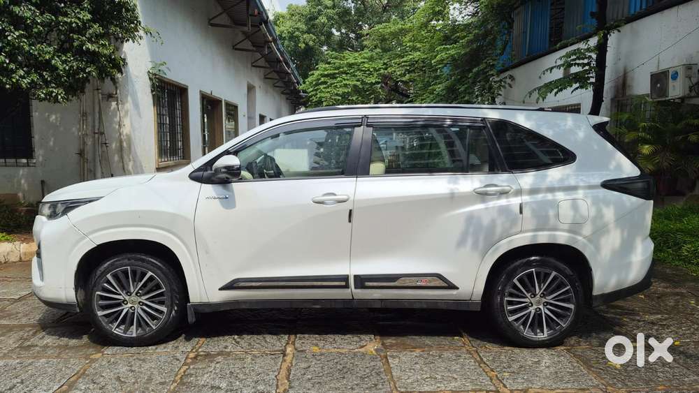 Toyota Innova Hycross 2.0 Vx Hybrid 7 Str, 2024, Petrol