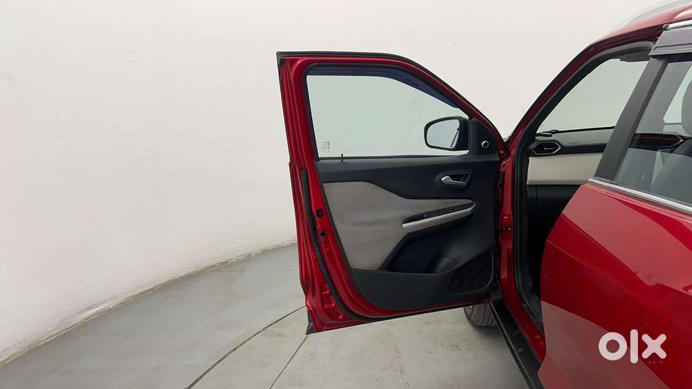 Nissan Magnite 1.0 Xv Executive, 2022, Petrol
