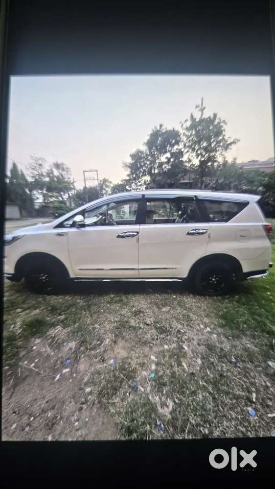 Toyota Innova Crysta 2017 Diesel Well Maintained