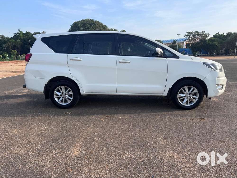 Toyota Innova Crysta 2.4 G Mt, 2023, Diesel
