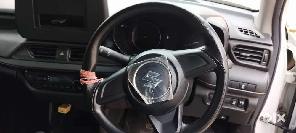 Maruti Suzuki Swift Lxi 1oct 2025