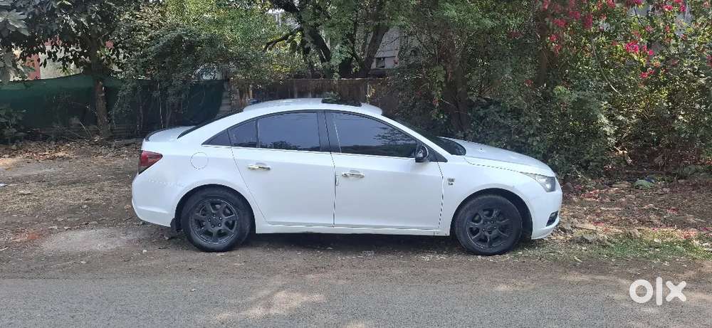 Chevrolet Cruze 2012 Diesel 120000 Km Driven With Sunroof