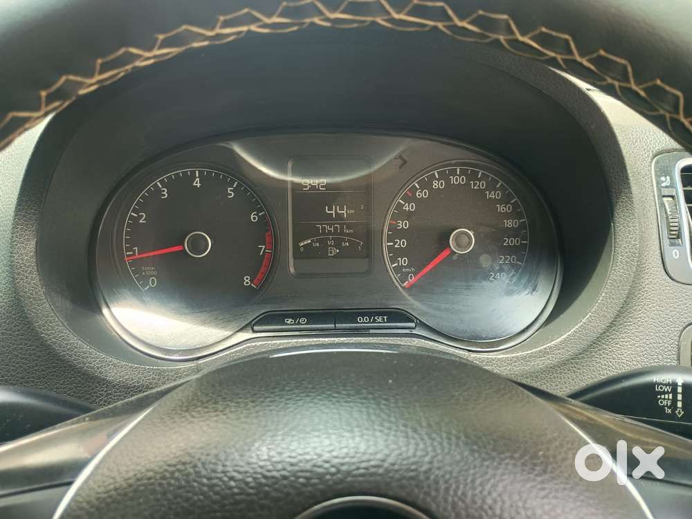Volkswagen Polo Highline 1.6l Petrol, 2015, Petrol