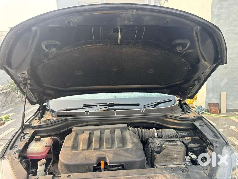 Mahindra Xuv700 2024 Petrol 10000 Km Driven