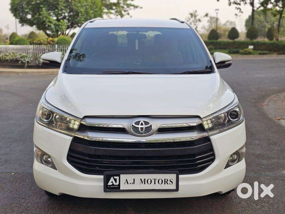 Toyota Innova Crysta 2.4 V 8 Str, 2016, Diesel