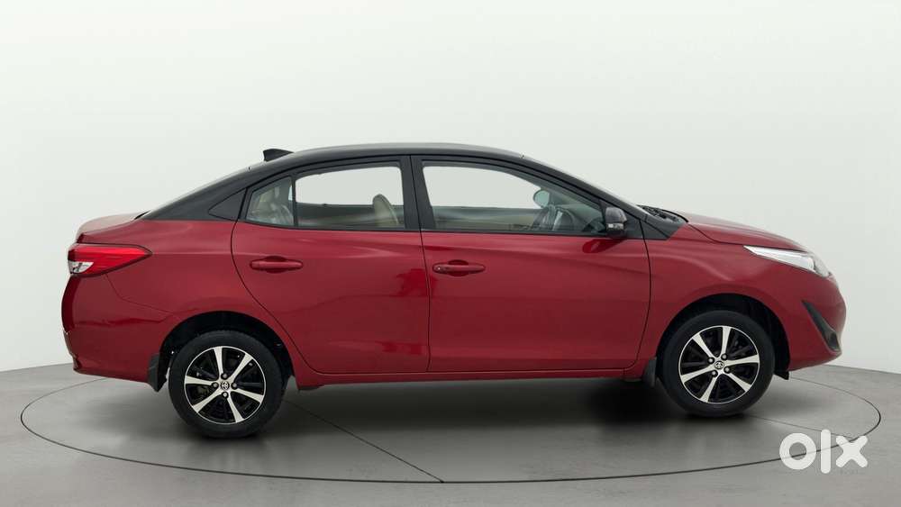 Toyota Yaris V CVT, 2021, Petrol