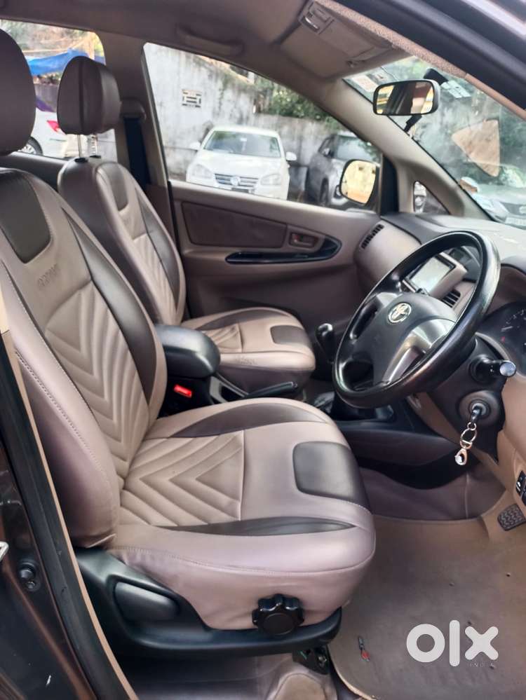Toyota Innova 2.5 G (diesel) 7 Seater Bs Iv, 2015, Diesel