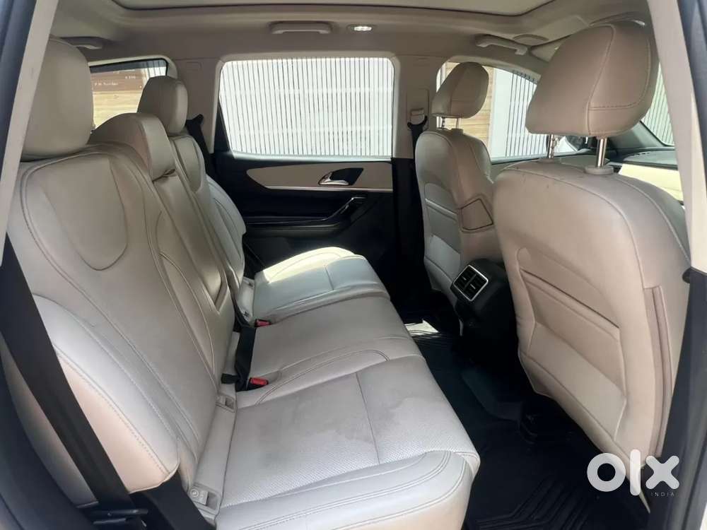 Mahindra Xuv700 2.2 Ax 7 Diesel At Luxury Pack Str Awd, 2023, Diesel